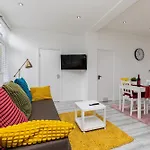 Deluxe Studio Apartments - City Airport & Excel Ideal For Long Stay